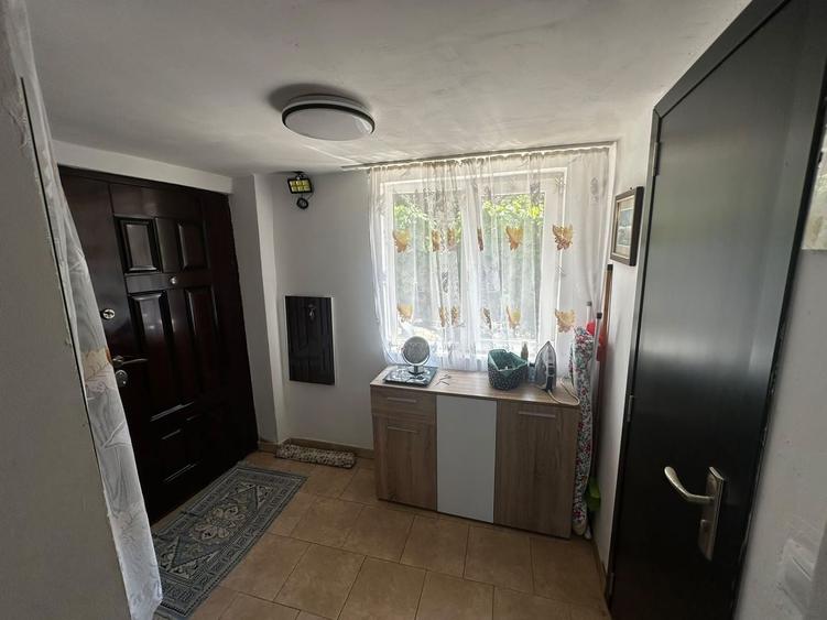 Casă individuală cu 3 camere cu Canalizare în Ruși