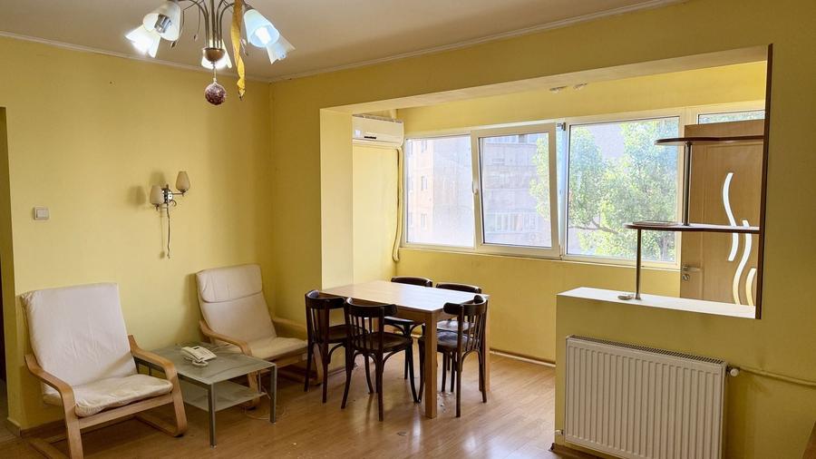 Apartament cu 3 camere semidecomandat în Gorjului