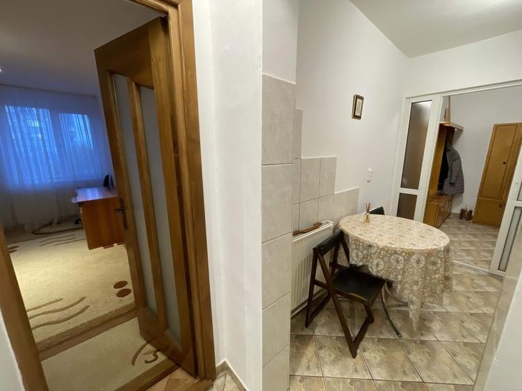 Apartament cu 2 camere semidecomandat în Crișan