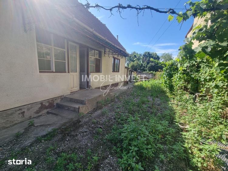 Casă cu 3 camere cu Teren 700 Mp în Central