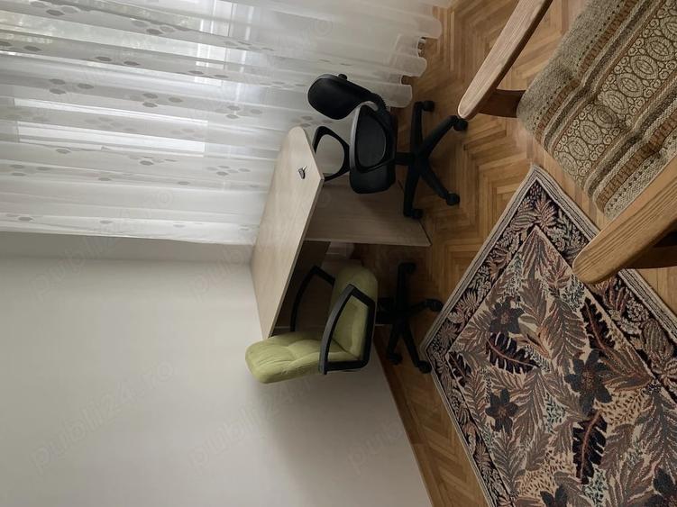 Apartament cu 3 camere semidecomandat în Central