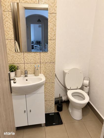 Apartament cu 3 camere semidecomandat în Micălaca