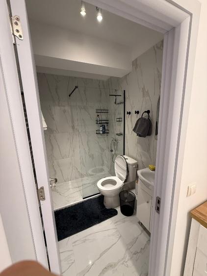 Apartament cu 3 camere decomandat, mobilat în Central