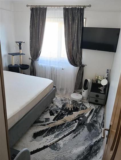 Apartament cu 3 camere decomandat în Canta