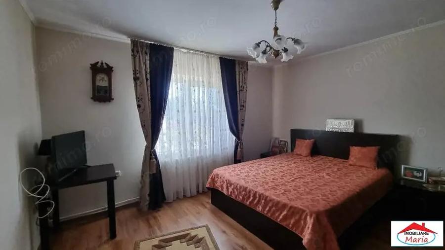 Casă cu Teren 1452 Mp în Lazuri