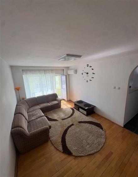 Apartament cu 2 camere decomandat, mobilat în Nicolina