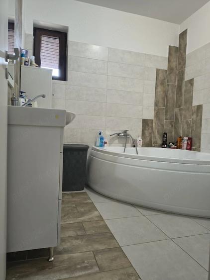 Casă cu Teren 122 Mp în Central