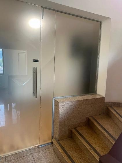 Birou, de 35 mp, în Universitate