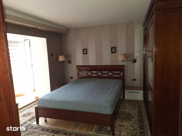 Apartament cu 4 camere decomandat în Central