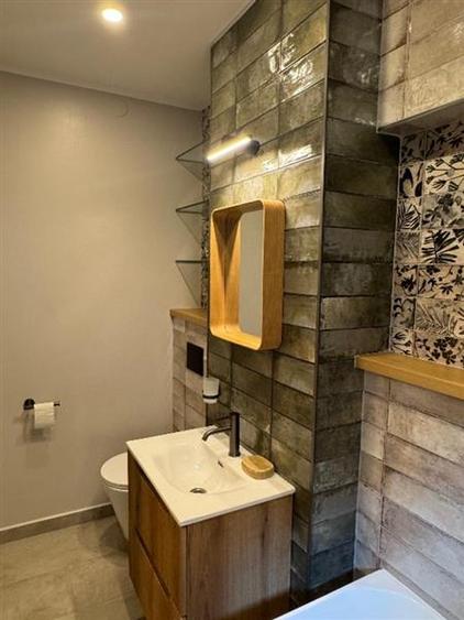 Apartament cu 3 camere decomandat, mobilat în Central