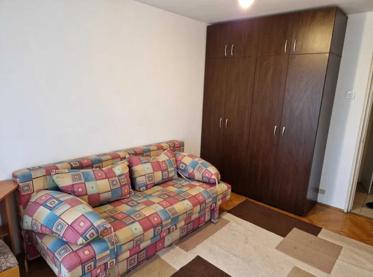 Garsonieră decomandată în Bucureștii Noi