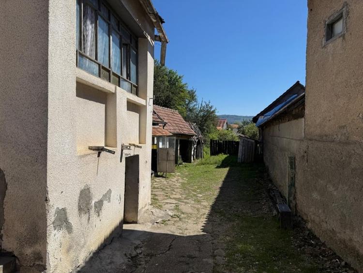 Casă individuală cu 4 camere cu Teren 390 Mp în Augustin