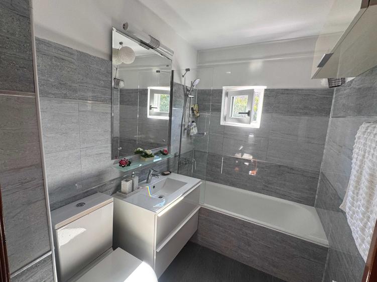Apartament cu 3 camere decomandat în Brazda lui Novac