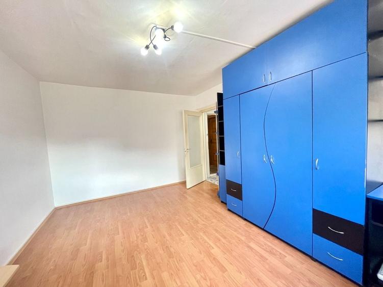 Garsonieră decomandată în Complex Studențesc