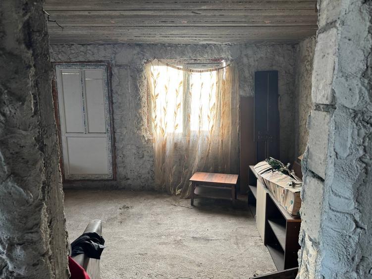 Casă cu 6 camere cu Teren 986 Mp în Bălăceanca