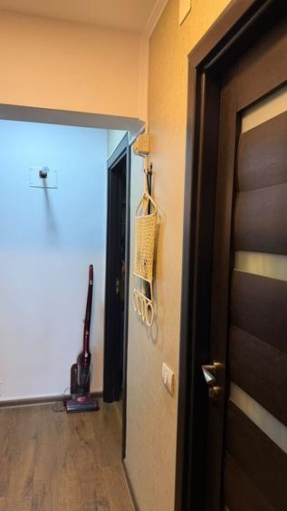 Apartament cu 3 camere semidecomandat în Colentina