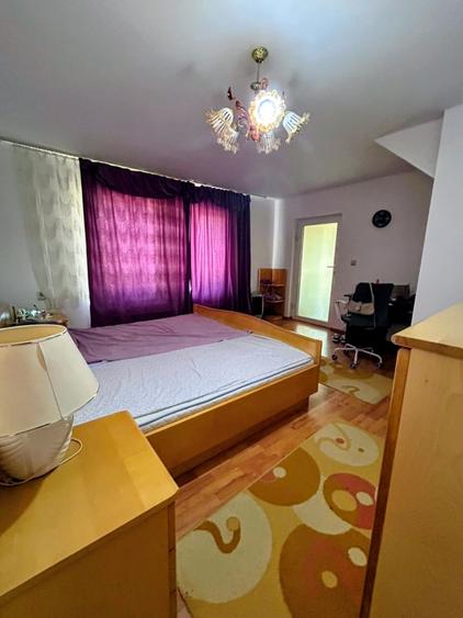 Casă individuală cu 5 camere cu Teren 1800 Mp în Chizătău