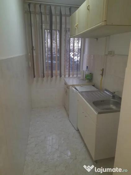 Apartament cu 2 camere nedecomandat în Central