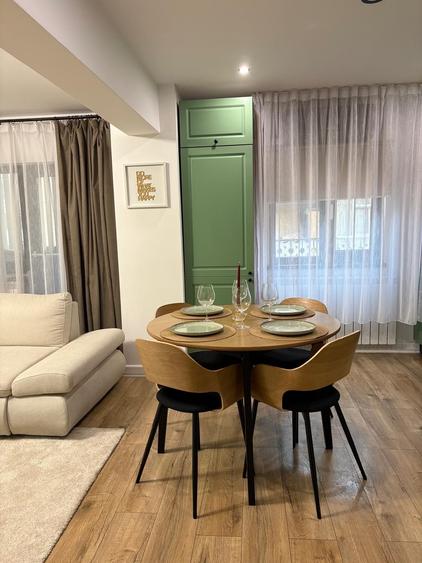 Apartament cu 2 camere decomandat în Precista