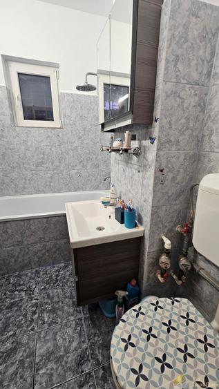 Apartament cu 4 camere decomandat în Titulescu