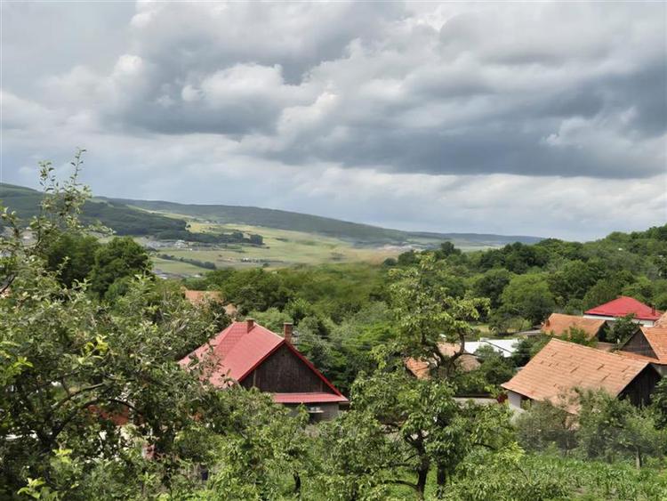 Teren Construcții intravilan de 600 mp, în Popești