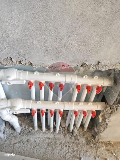 Casă cu 4 camere decomandat în Central