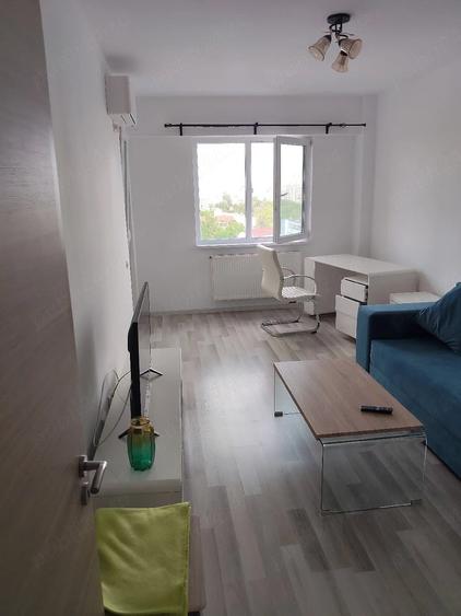 Apartament cu 2 camere decomandat în Păcii