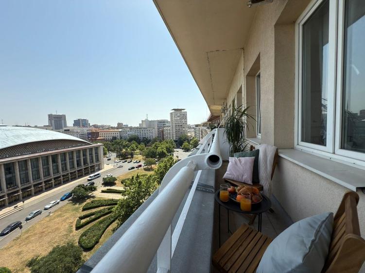 Apartament cu 3 camere semidecomandat în Sala Palatului
