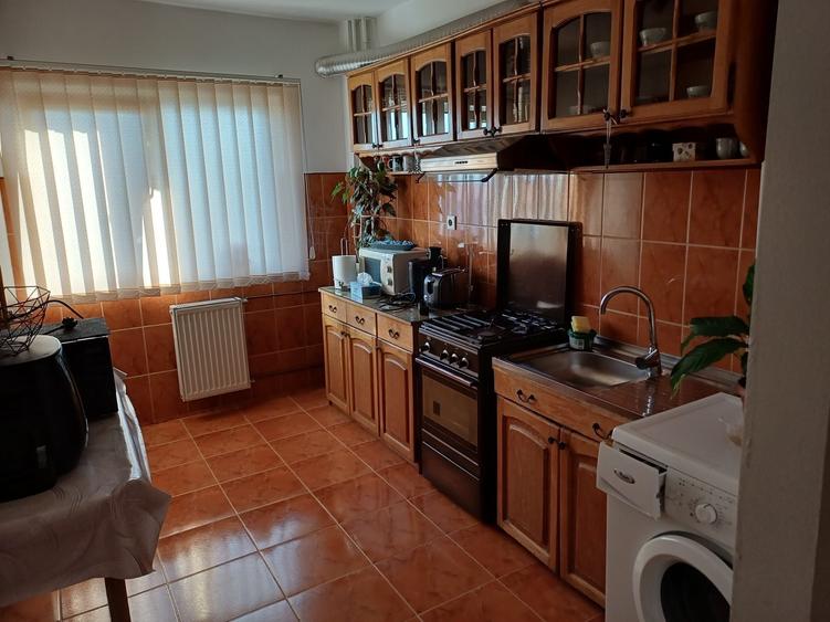Apartament cu 2 camere decomandat în Aradului