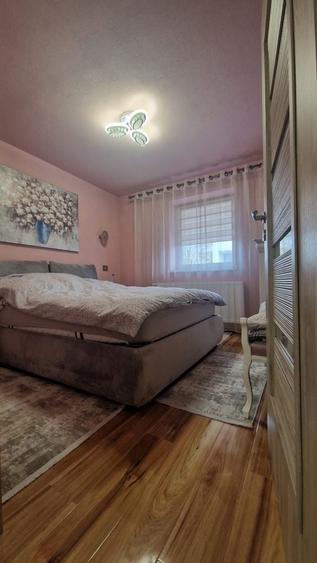 Apartament cu 3 camere în Cetate