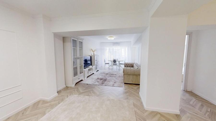 Apartament cu 3 camere decomandat, mobilat în P-ța Alba Iulia