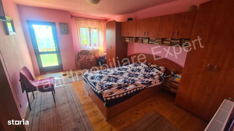 Casă cu 3 camere în Sboghițești