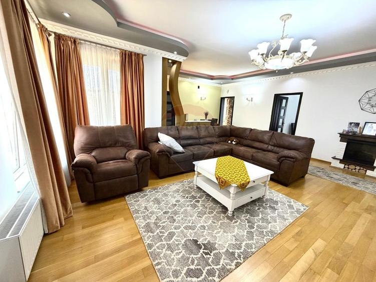 Casă individuală cu 4 camere cu Teren 557 Mp în Central