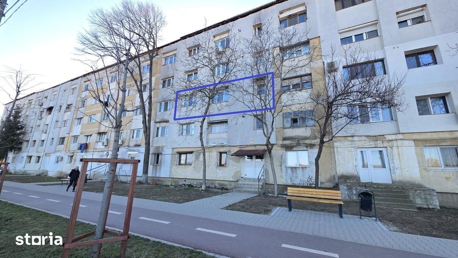 Apartament cu 2 camere semidecomandat, mobilat în Central