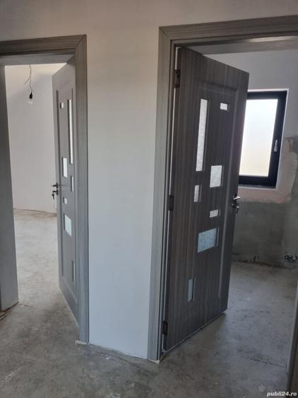 Casă cu 5 camere în Sânandrei