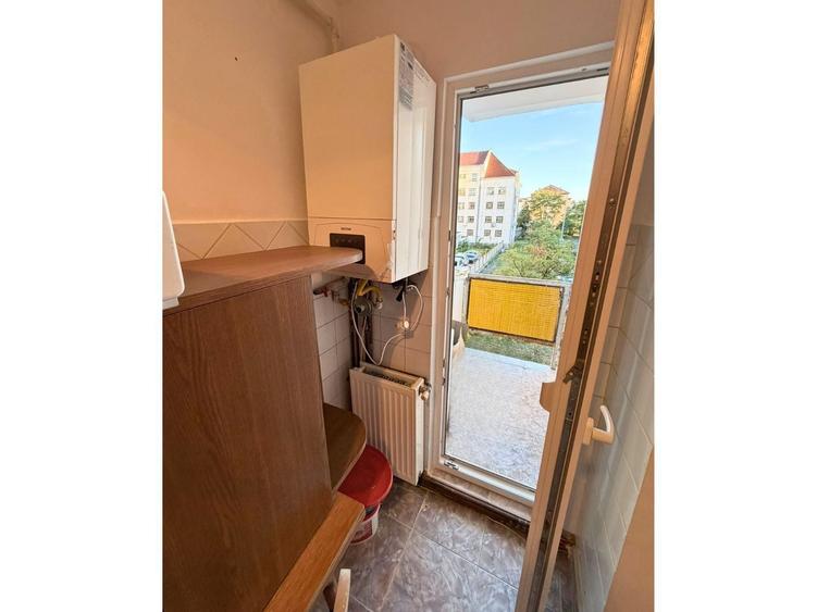 Garsonieră decomandată în Sud