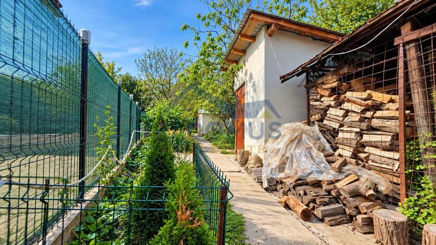Casă individuală cu 3 camere cu Canalizare în Lopatnița