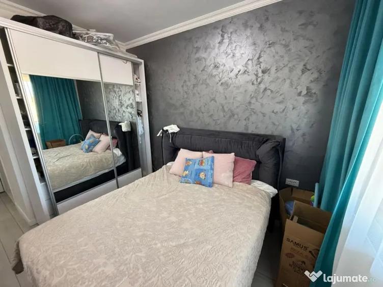 Apartament cu 3 camere decomandat în Energia