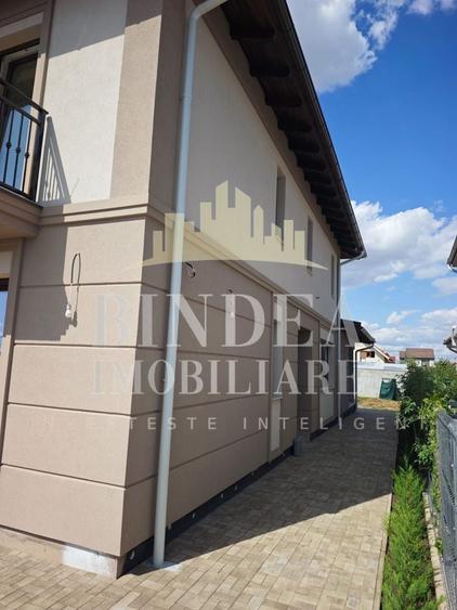 Duplex cu 4 camere cu Canalizare în Dumbrăvița