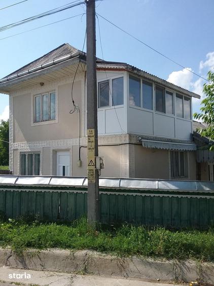 Casă cu 2 camere cu Teren 200 Mp în Central