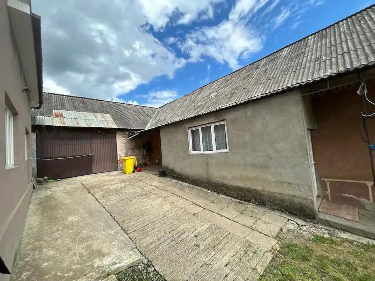 Casă cu Teren 16 Mp în Tărpiu