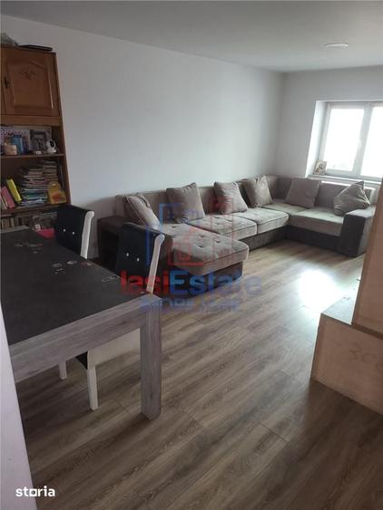 Apartament cu 4 camere decomandat în Nicolina
