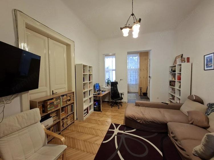 Apartament cu 4 camere decomandat în Central