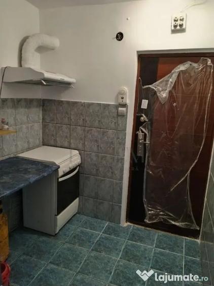 Garsonieră decomandată în Complex Studențesc