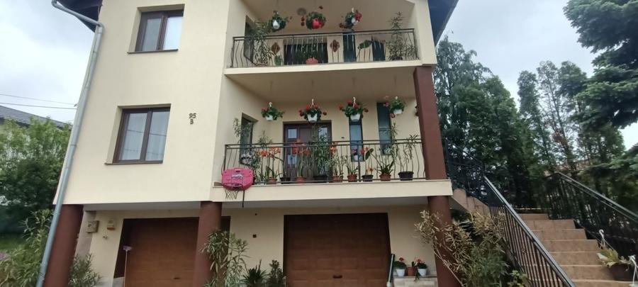 Casă cu 4 camere în Central