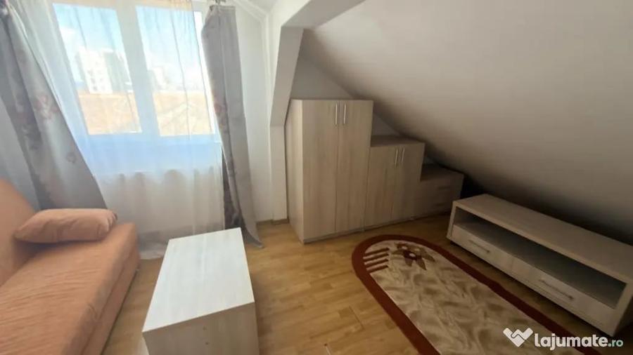 Apartament cu 2 camere semidecomandat în Calea Dumbrăvii