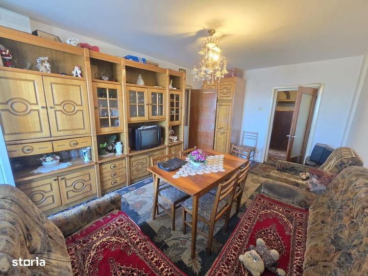 Apartament cu 2 camere semidecomandat în Craiter