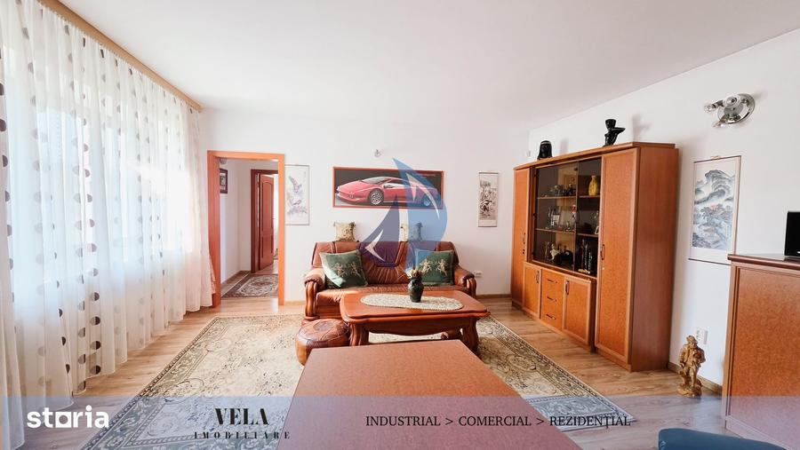 Casă cu 7 camere cu Teren 1259 Mp în Central