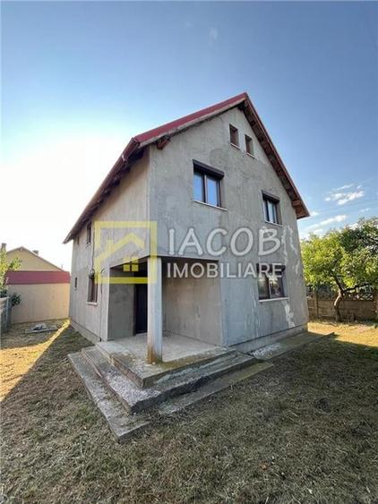 Casă individuală cu 4 camere cu Teren 259 Mp în Dumbrava (Berești-Bistrița)