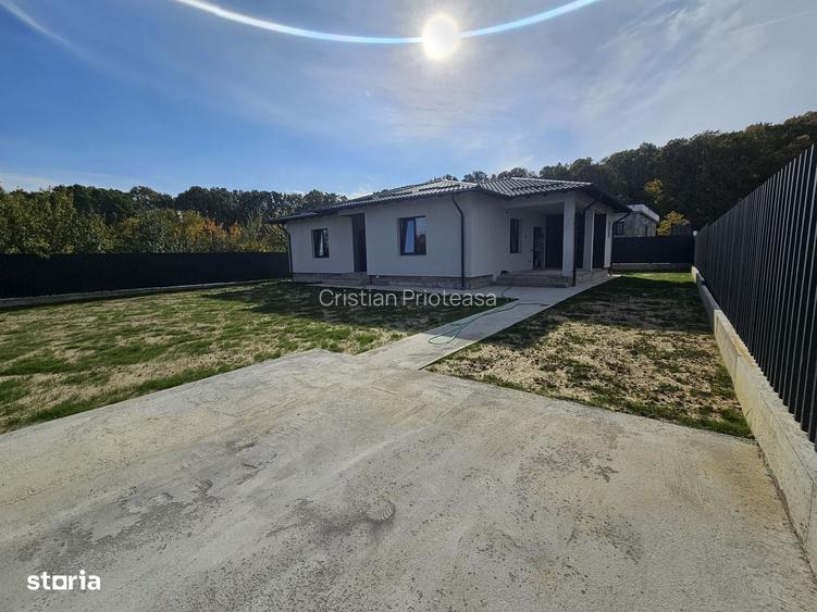 Casa Moderna pe Parter Smeura Mutare Imediata!
